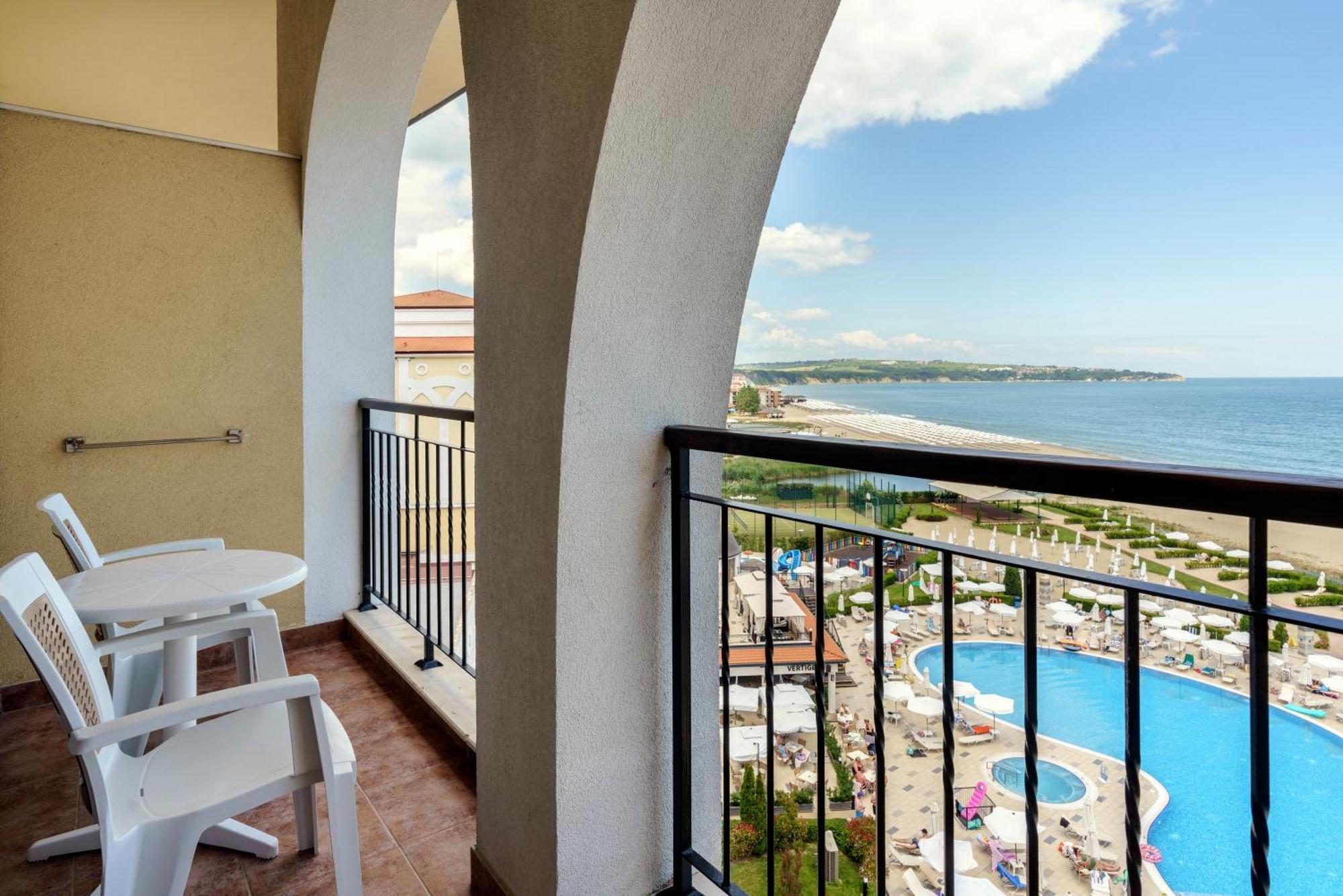 Alua Helios Bay Hotel Obzor Exterior foto