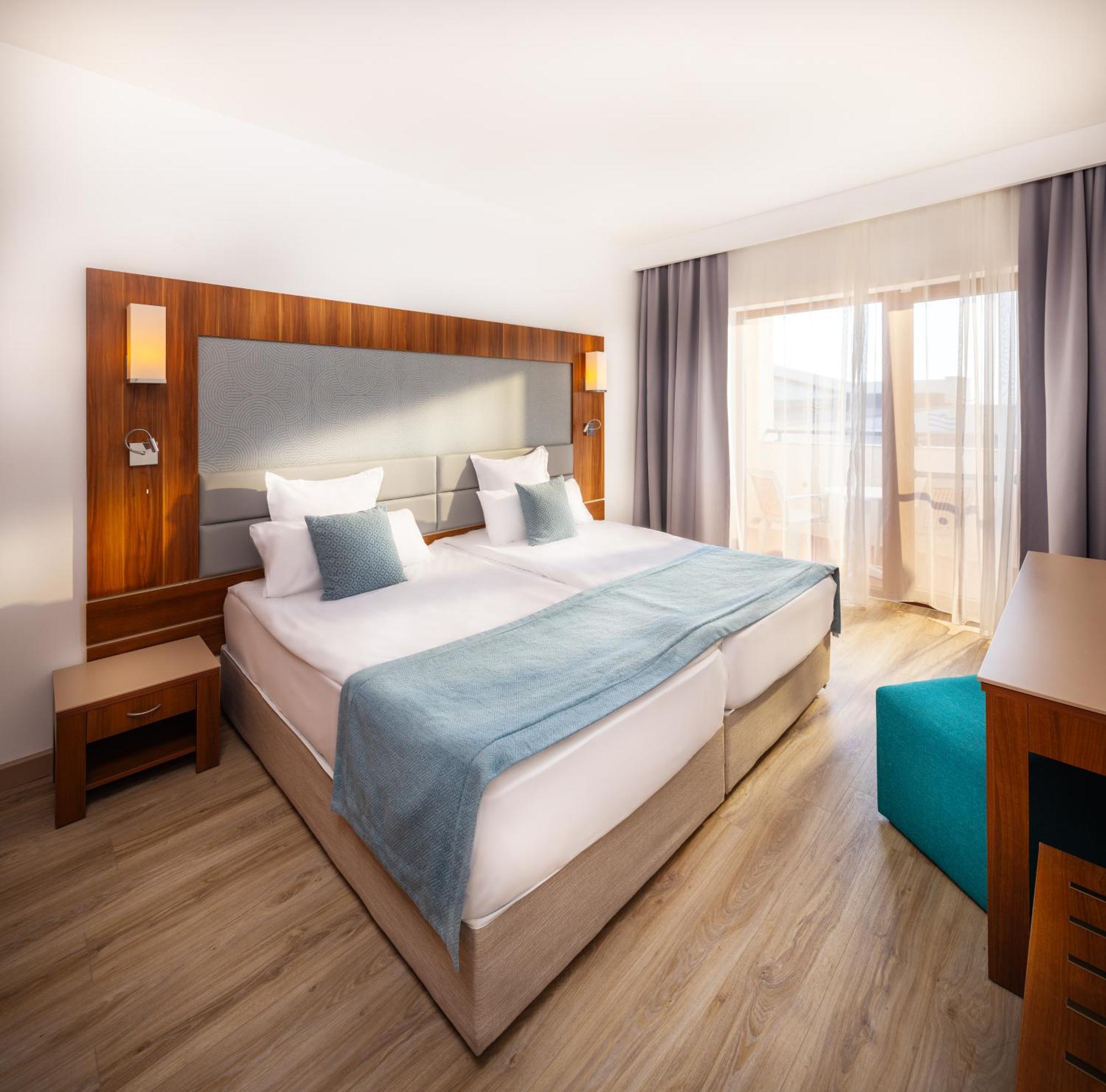 Alua Helios Bay Hotel Obzor Exterior foto
